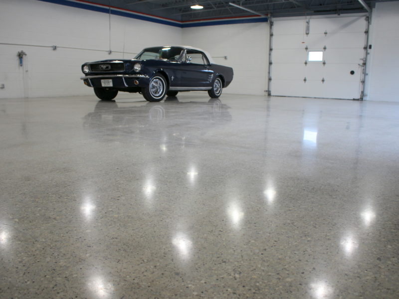 400-grit polished concrete flooring for a show-garage